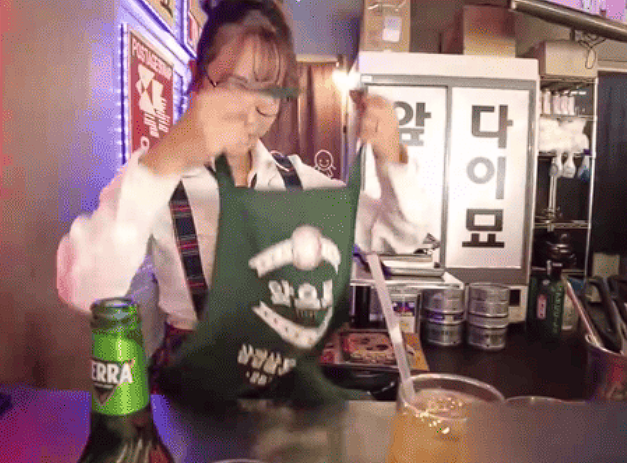Film Jepang Minum – Minum Bareng Kawan Kantor
